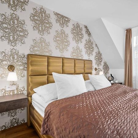 Hotel Maxplaza Nagyszombat Kültér fotó