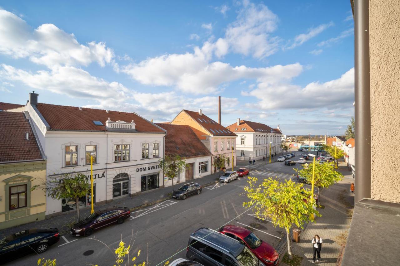 Hotel Maxplaza Nagyszombat Kültér fotó