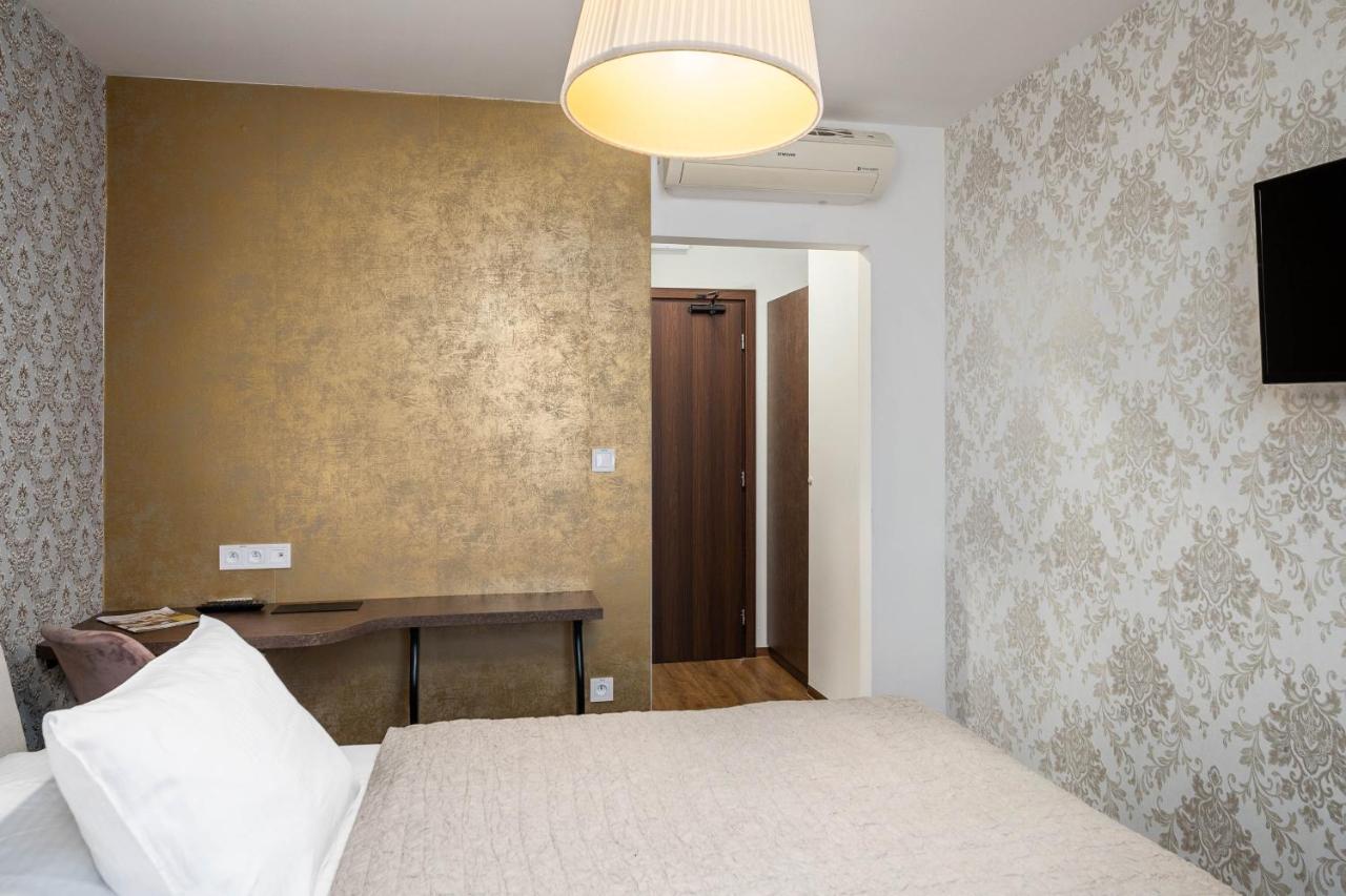 Hotel Maxplaza Nagyszombat Kültér fotó