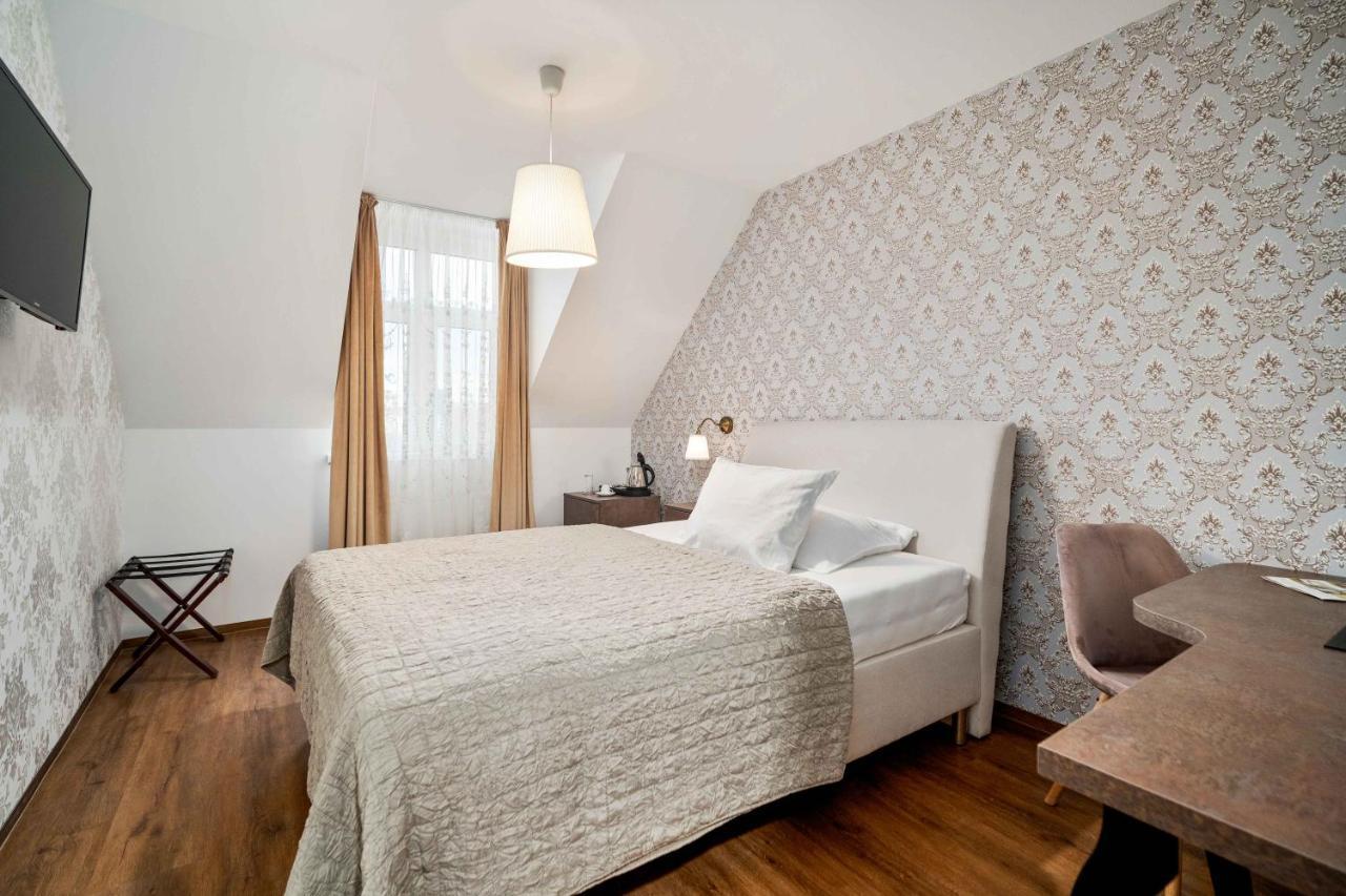 Hotel Maxplaza Nagyszombat Kültér fotó