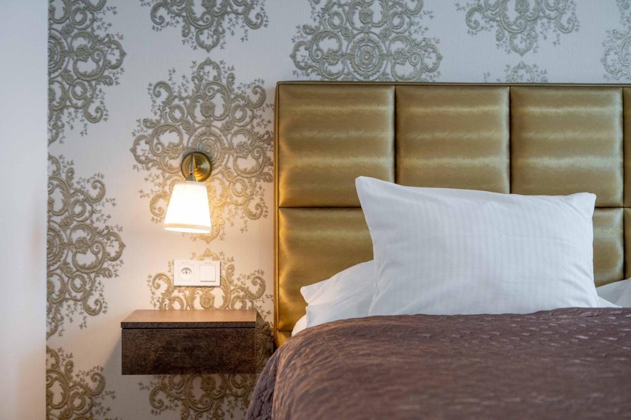 Hotel Maxplaza Nagyszombat Kültér fotó