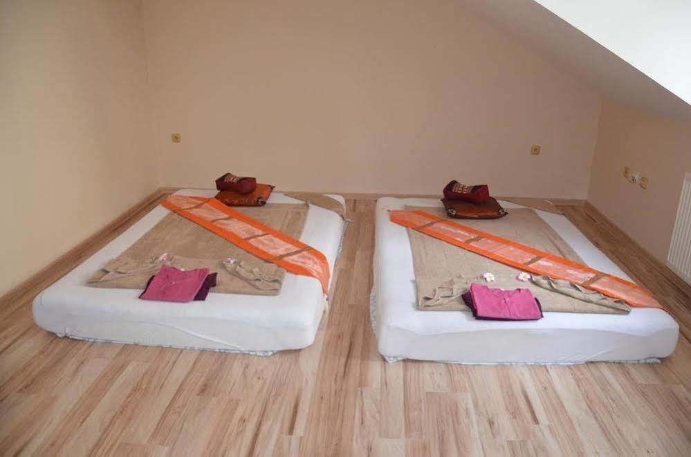 Hotel Maxplaza Nagyszombat Kültér fotó